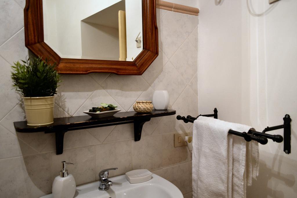 パレルモ Real Teatro Umberto I Bed & Breakfast エクステリア 写真