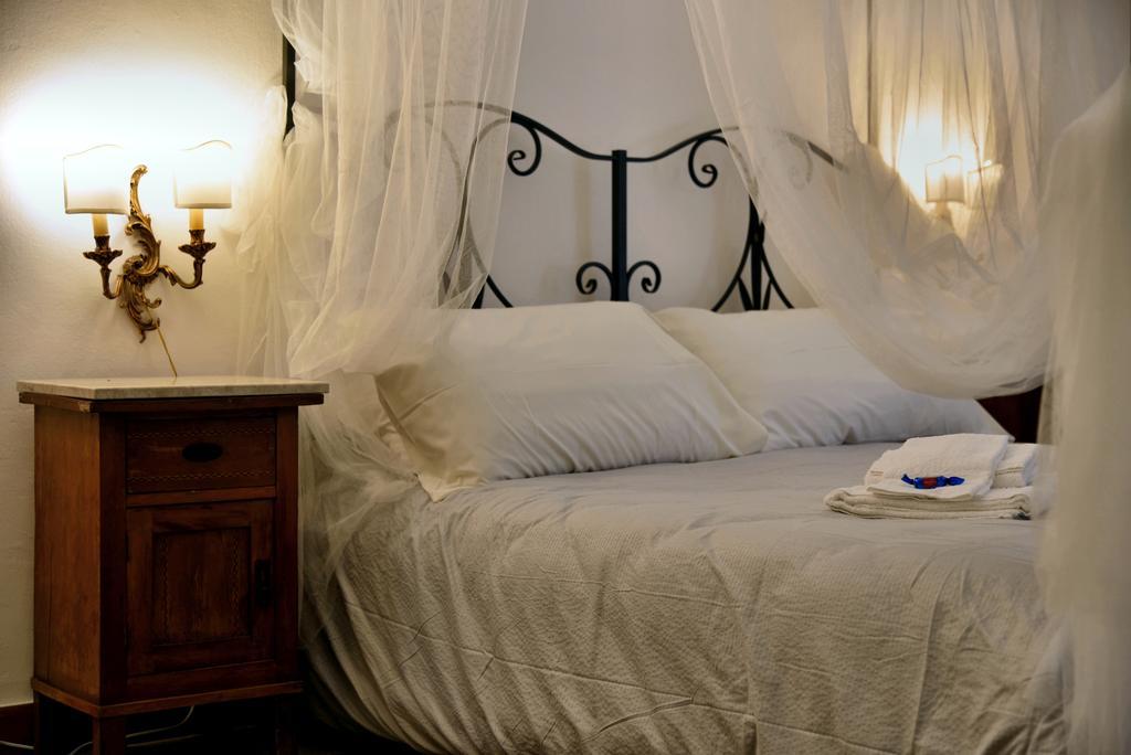パレルモ Real Teatro Umberto I Bed & Breakfast エクステリア 写真