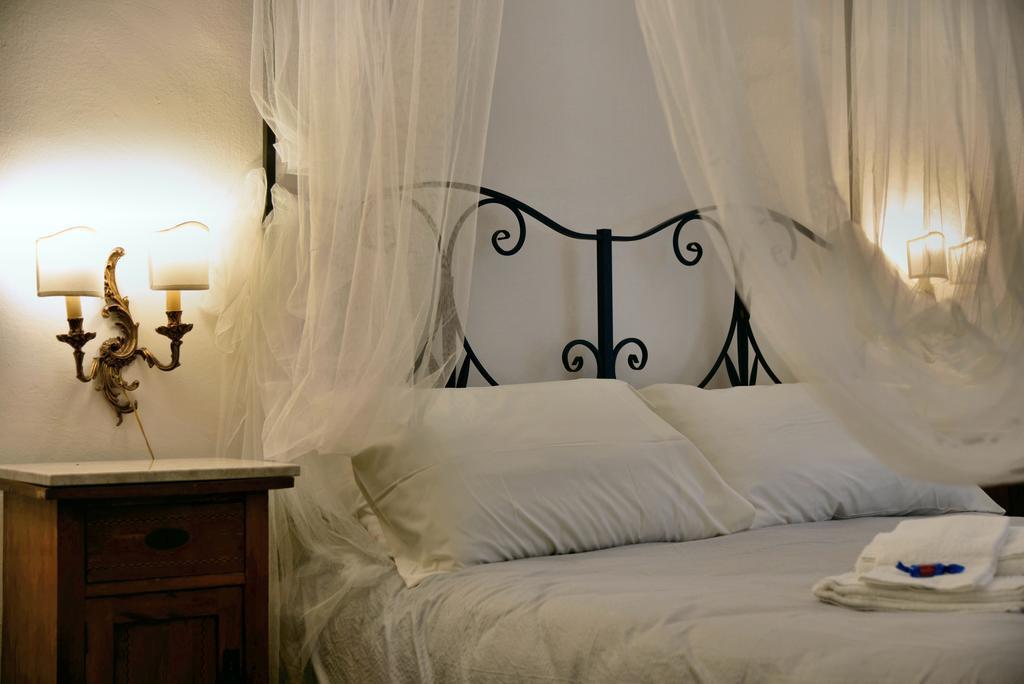 パレルモ Real Teatro Umberto I Bed & Breakfast エクステリア 写真